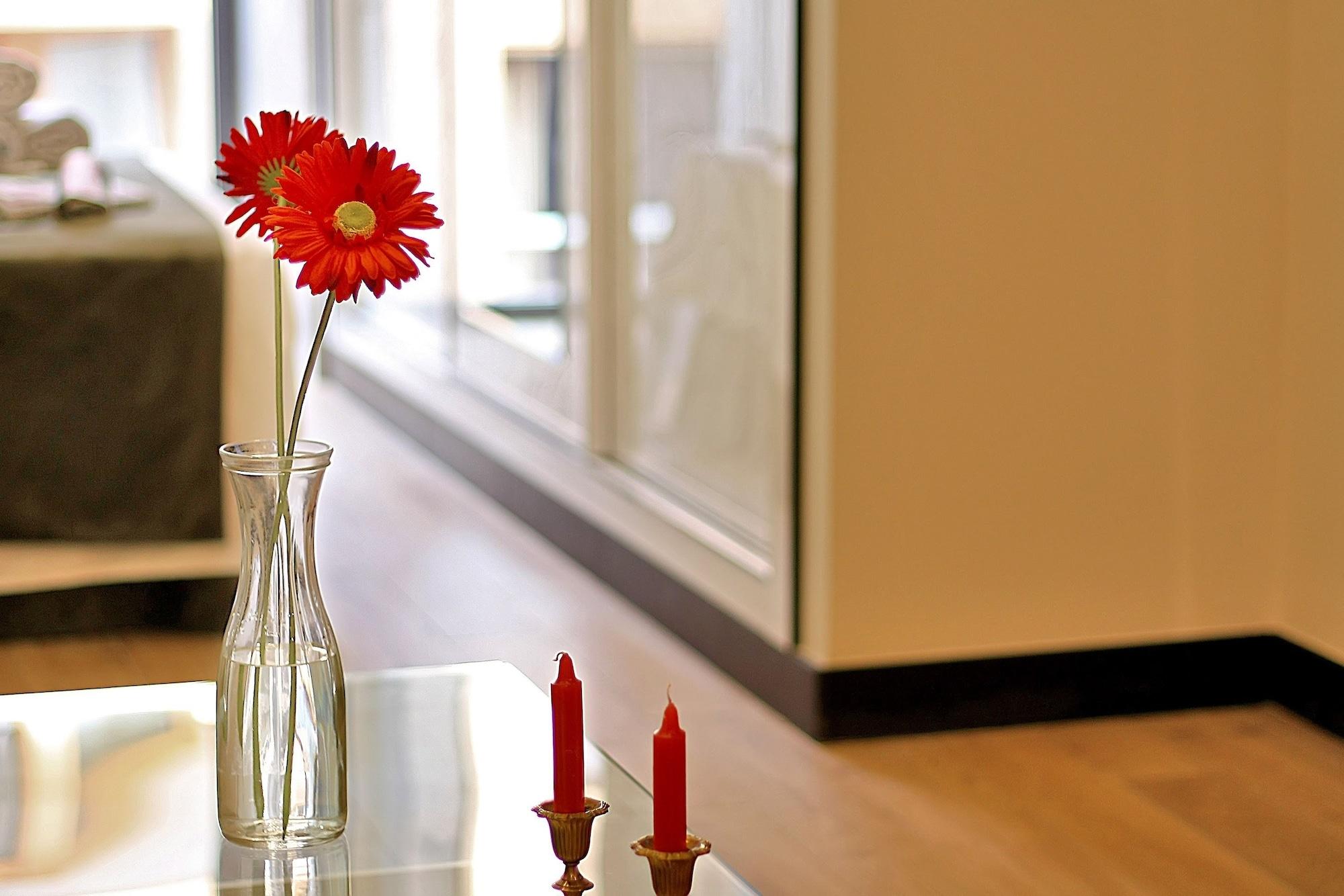 Apartamentos Suites Oficentro Deluxe Малага Екстериор снимка