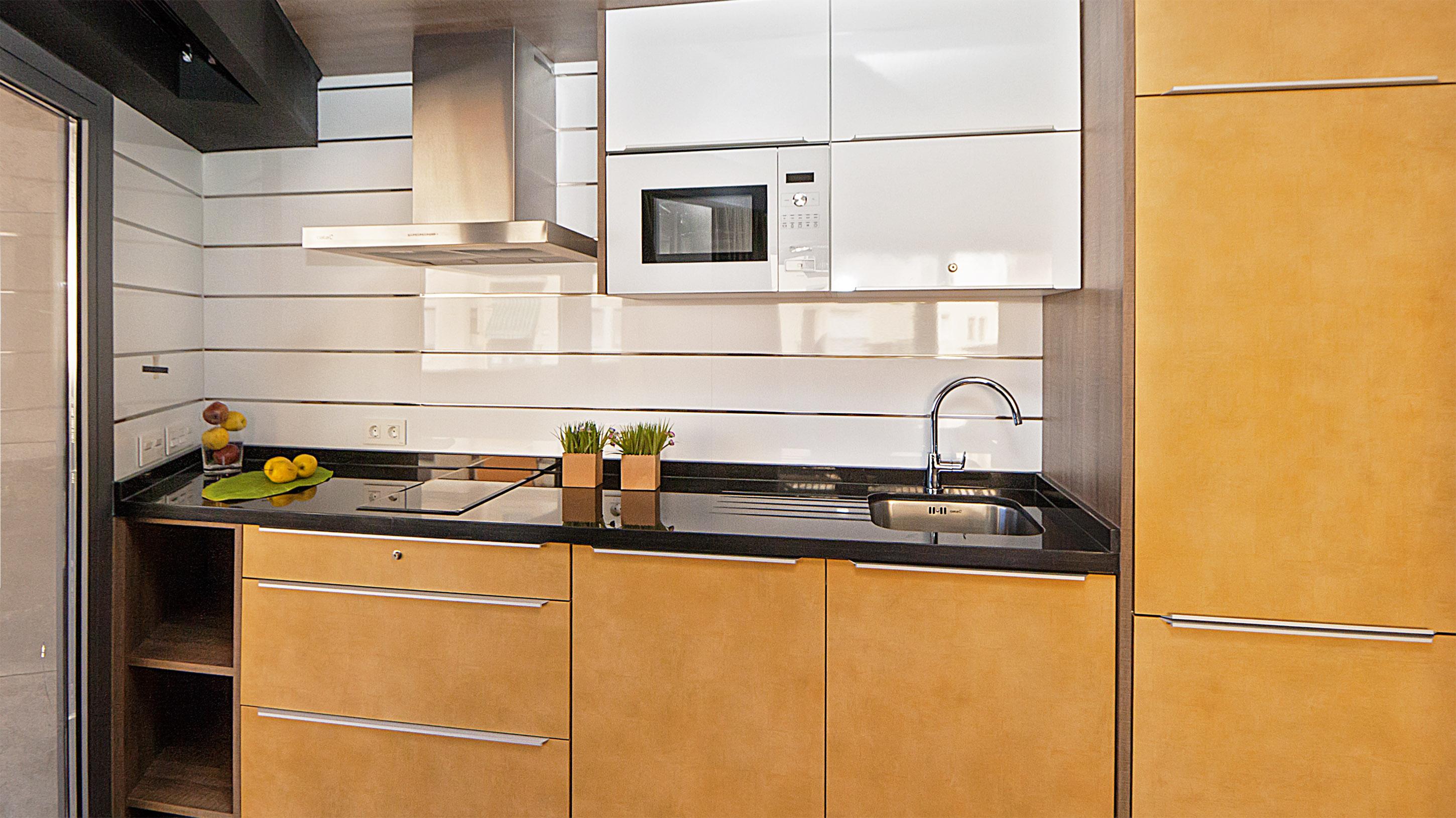 Apartamentos Suites Oficentro Deluxe Малага Екстериор снимка
