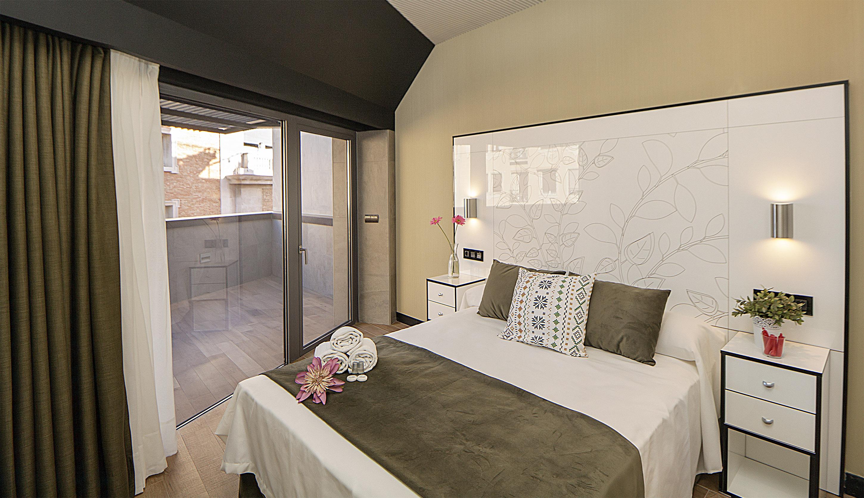 Apartamentos Suites Oficentro Deluxe Малага Екстериор снимка
