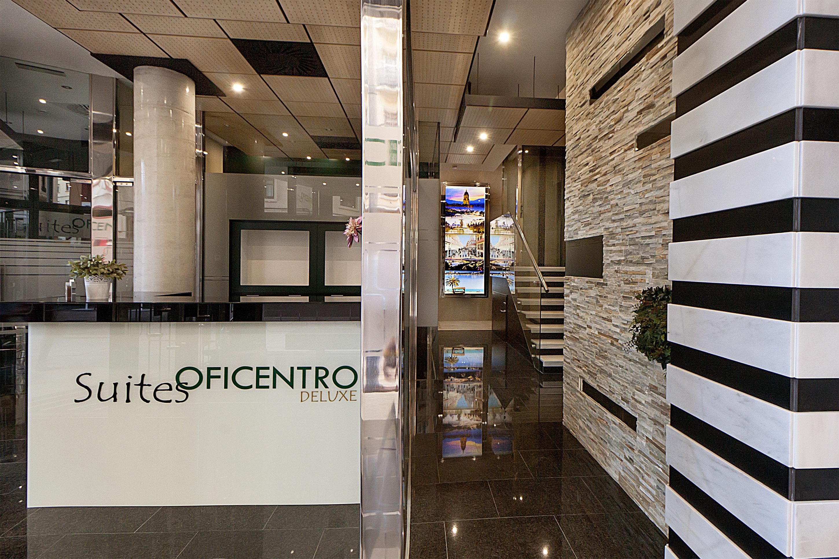 Apartamentos Suites Oficentro Deluxe Малага Екстериор снимка
