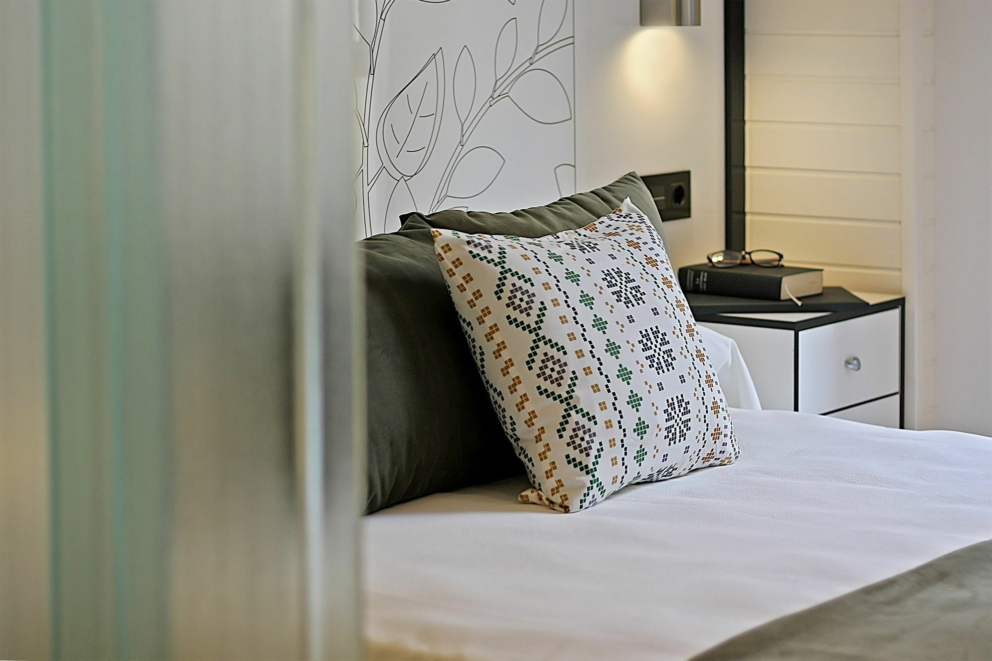 Apartamentos Suites Oficentro Deluxe Малага Екстериор снимка