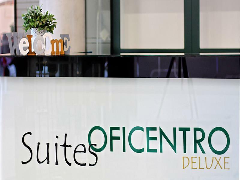 Apartamentos Suites Oficentro Deluxe Малага Екстериор снимка