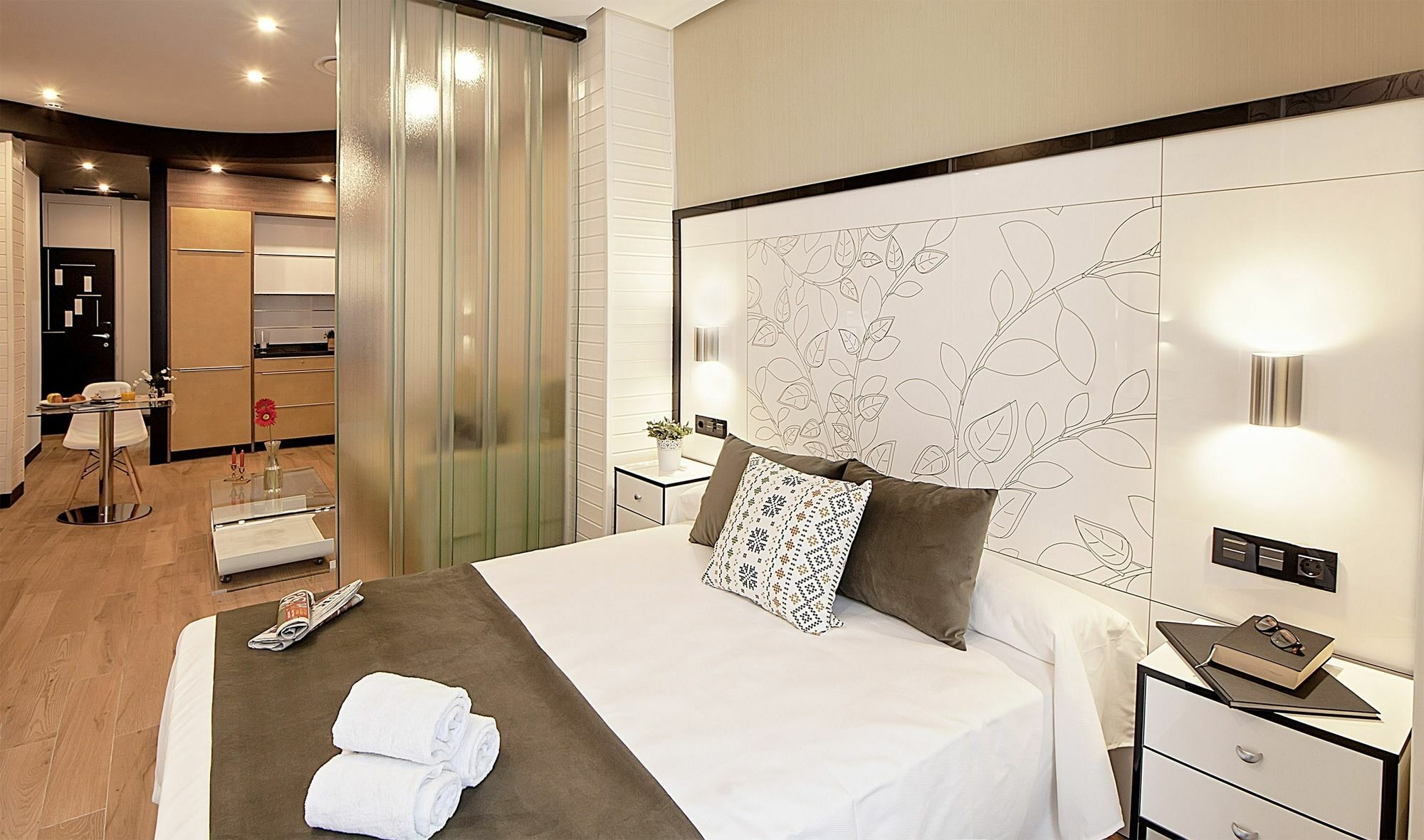 Apartamentos Suites Oficentro Deluxe Малага Екстериор снимка
